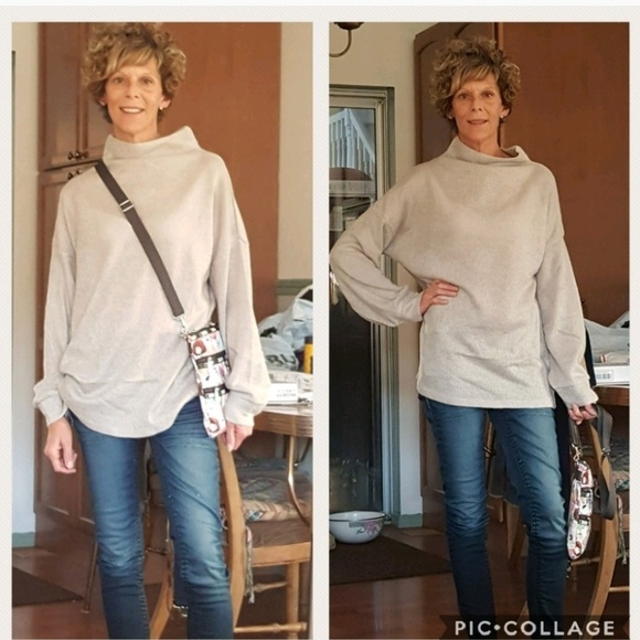 🚫SOLD🚫 SWEATER LOOSE FIT CASUAL BRUSH TOP - Picture 3 of 3